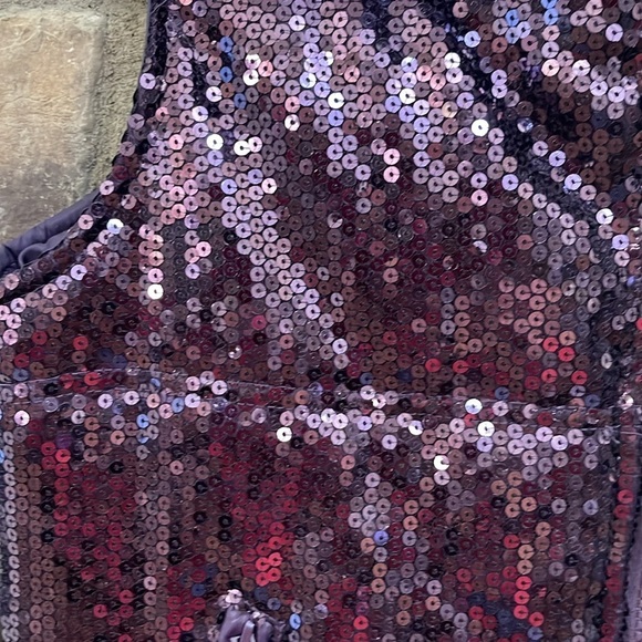 NWT JW purple sequin puffer vest with front zippered pockets. Size medium - Picture 5 of 15